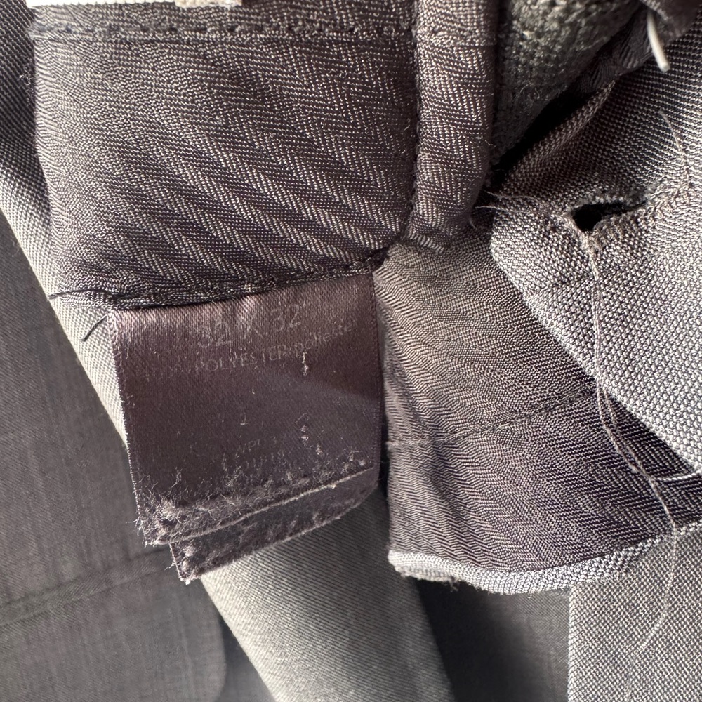 Haggar Gray Men's 2 Piece Suit - Picture 5 of 6